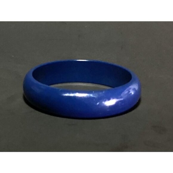 Vintage Mod Navy Blue Lucite Bangle Bracelet Minimalist - Picture 2 of 7